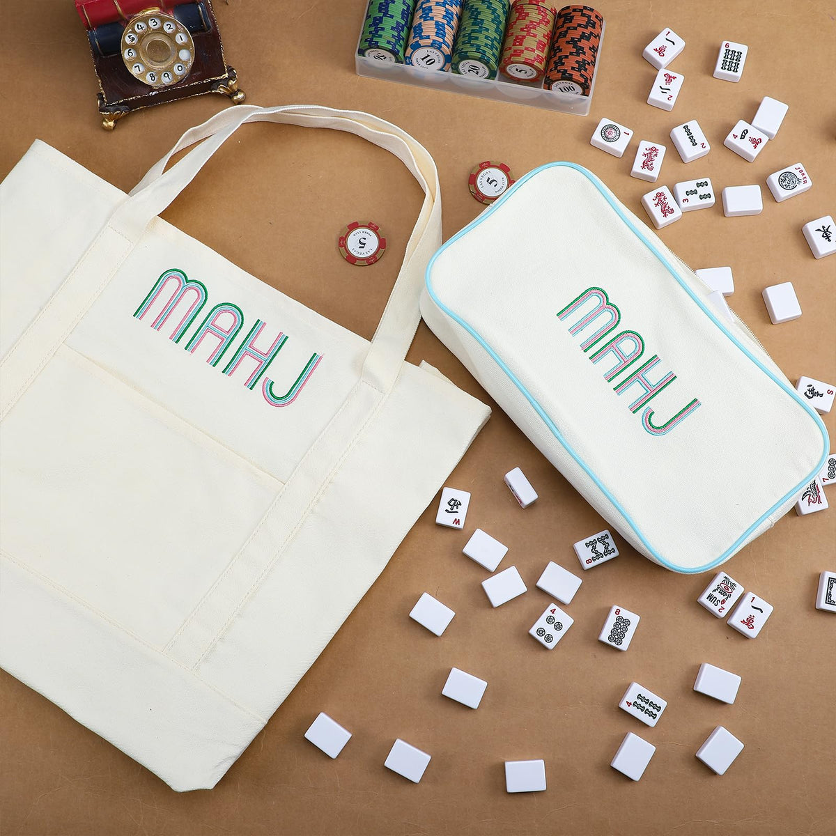 SilTriangle multipurpose storage bag suitable for books, cosmetics, snacks.