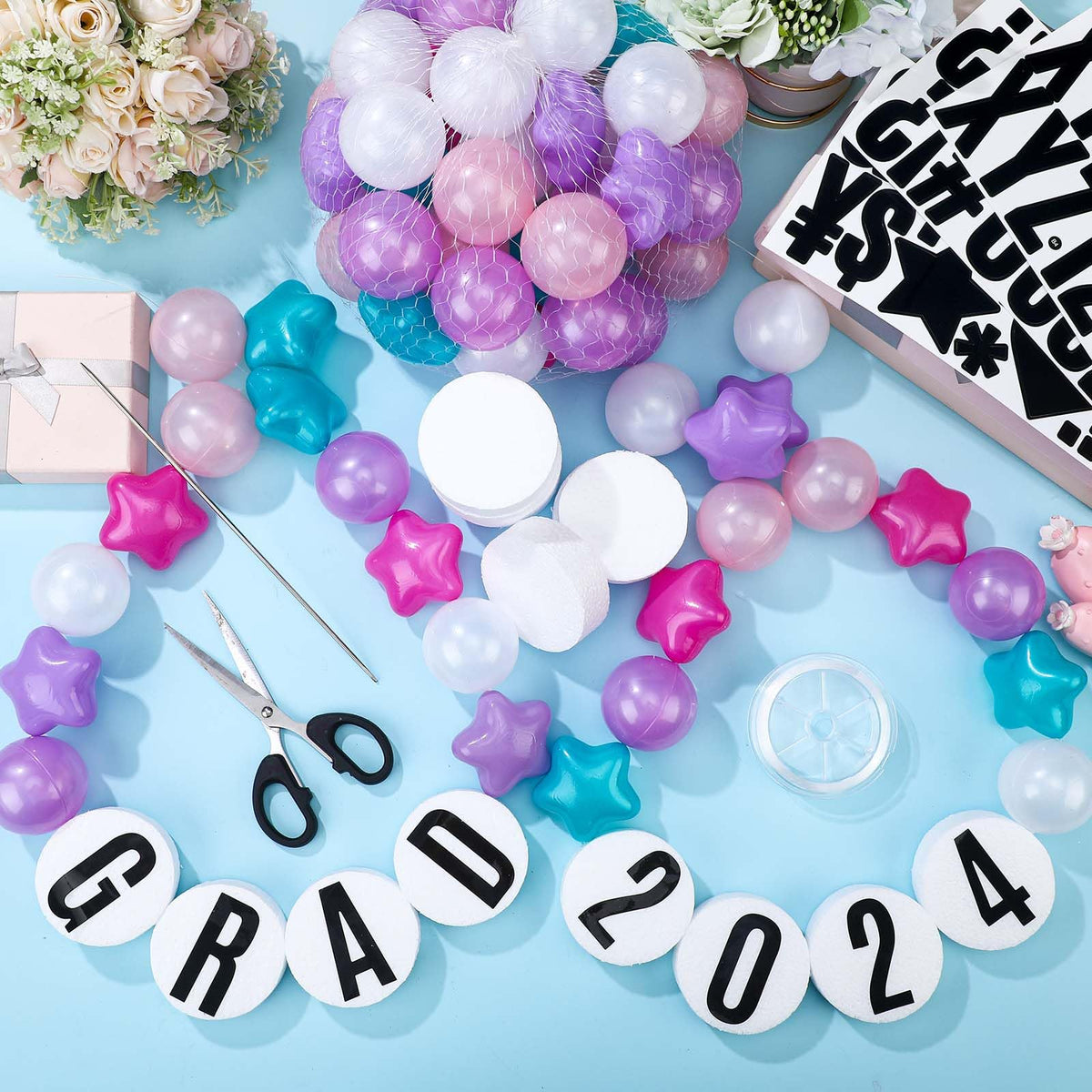 Simgoing giant friendship bracelet assembly highlights jumbo beads for bold, personalized keepsakes.