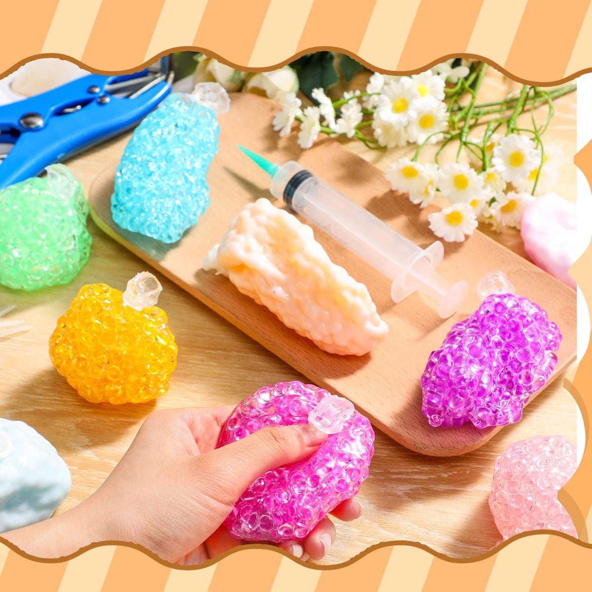Simgoing light color beads provide customizable textures and colors.