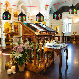 Simgoing religious decor for windows and doors in classrooms and church