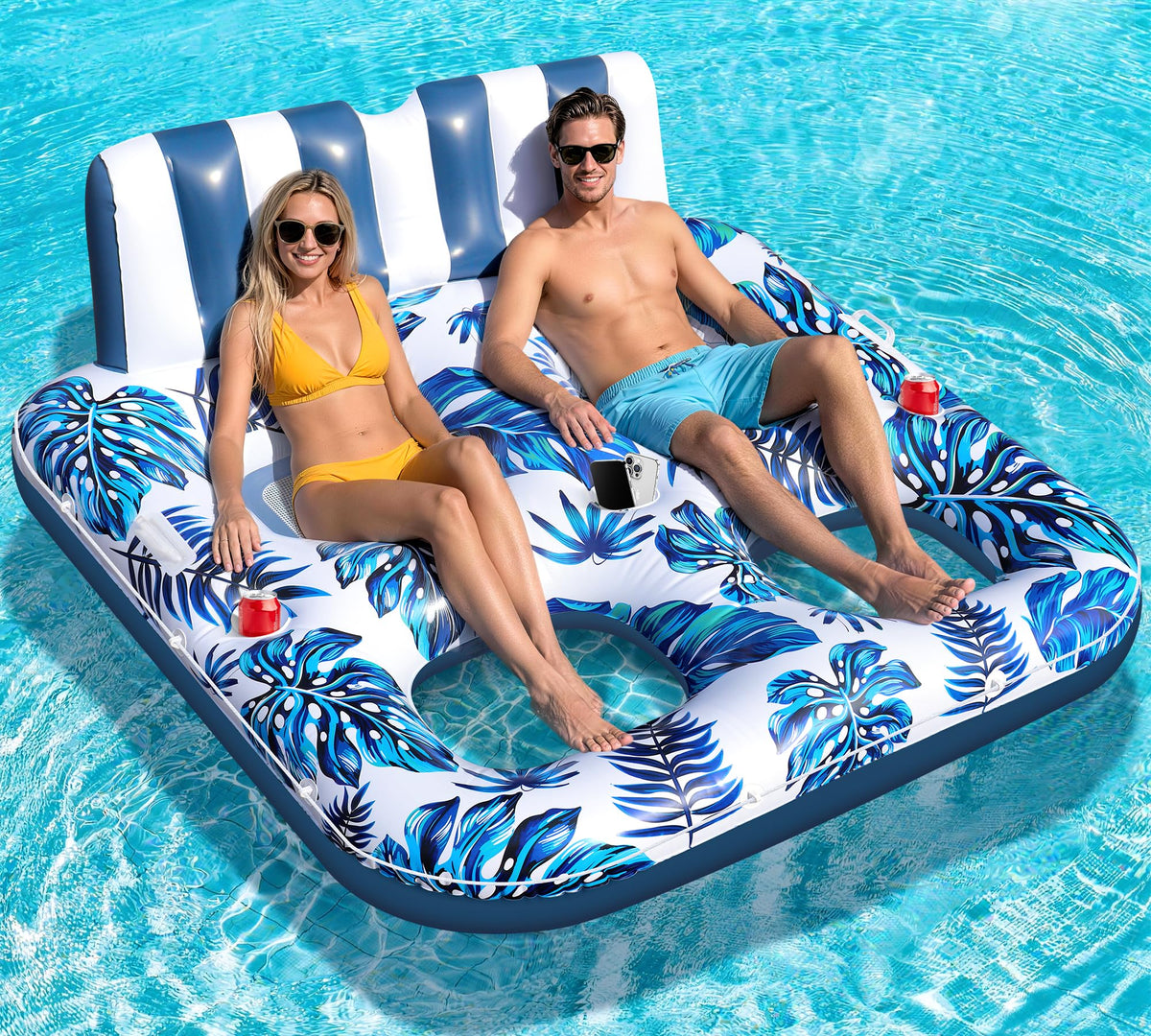 Sinbyuer 2-person pool float with cup holders for drinks on the water