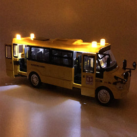 Singer's Toy 9-Inch bus roof lights illuminate during play for realism.