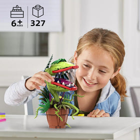 Sinuraii Audrey II blocks set shown as a spooky desk centerpiece.