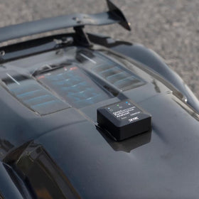 Flight dynamics view of SkyRC GNSS Performance Analyzer illustrating vertical velocity.