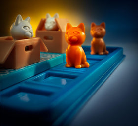 SmartGames Cats and Boxes compact board ready for quiet, screen-free activity.