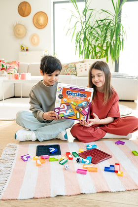 SmartGames Genius Connection instruction pack detailing puzzles and configurations.