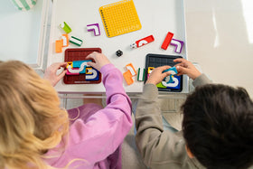 SmartGames Genius Connection two-player setup enabling fast, competitive brain training.