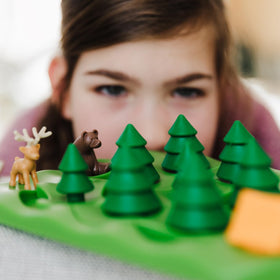 SmartGames Grizzly Gears family game night offers engaging, screen-free entertainment.
