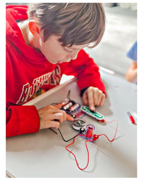 Snap Circuits Magnet Fun Lab poles and compass: magnetism explained through experiments.