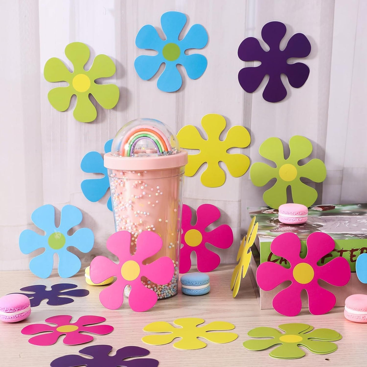 SNLN Daisy Paper Flowers brighten tables with cheerful texture.