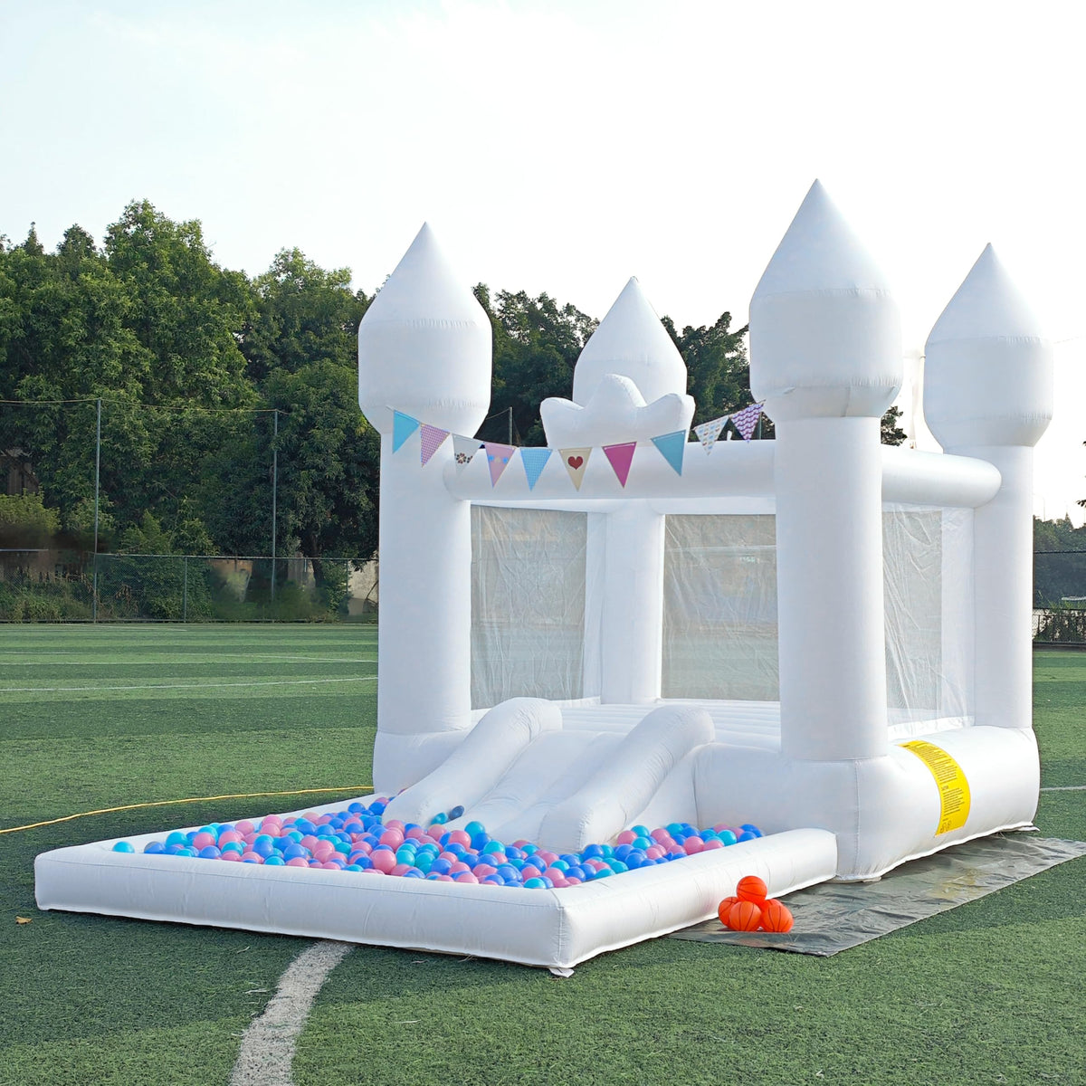 SnuggleBounce 12.5ft bounce house front view for outdoor party fun