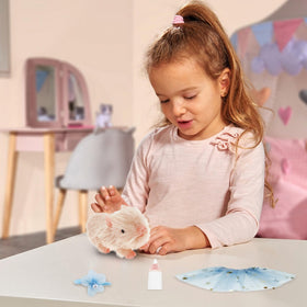 SOEWWEKLAX pig doll apron for pretend cooking scenes.