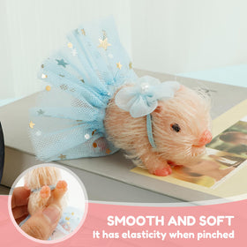 SOEWWEKLAX compact silicone pig doll fits desks and bags.