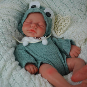 Softmary full silicone doll—cuddling-friendly, weighty feel for a lifelike hug.