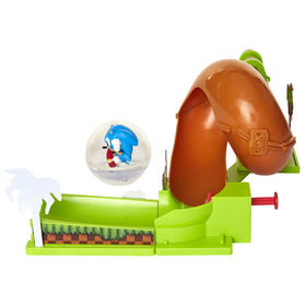 Exclusive Sonic figure with bumper action image promises dynamic play and storytelling moments.