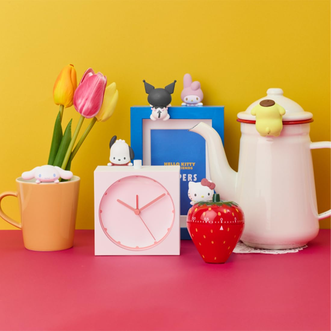 Sonny Angel Hippers Pompompurin front view adds a cute desk personality to belongings.