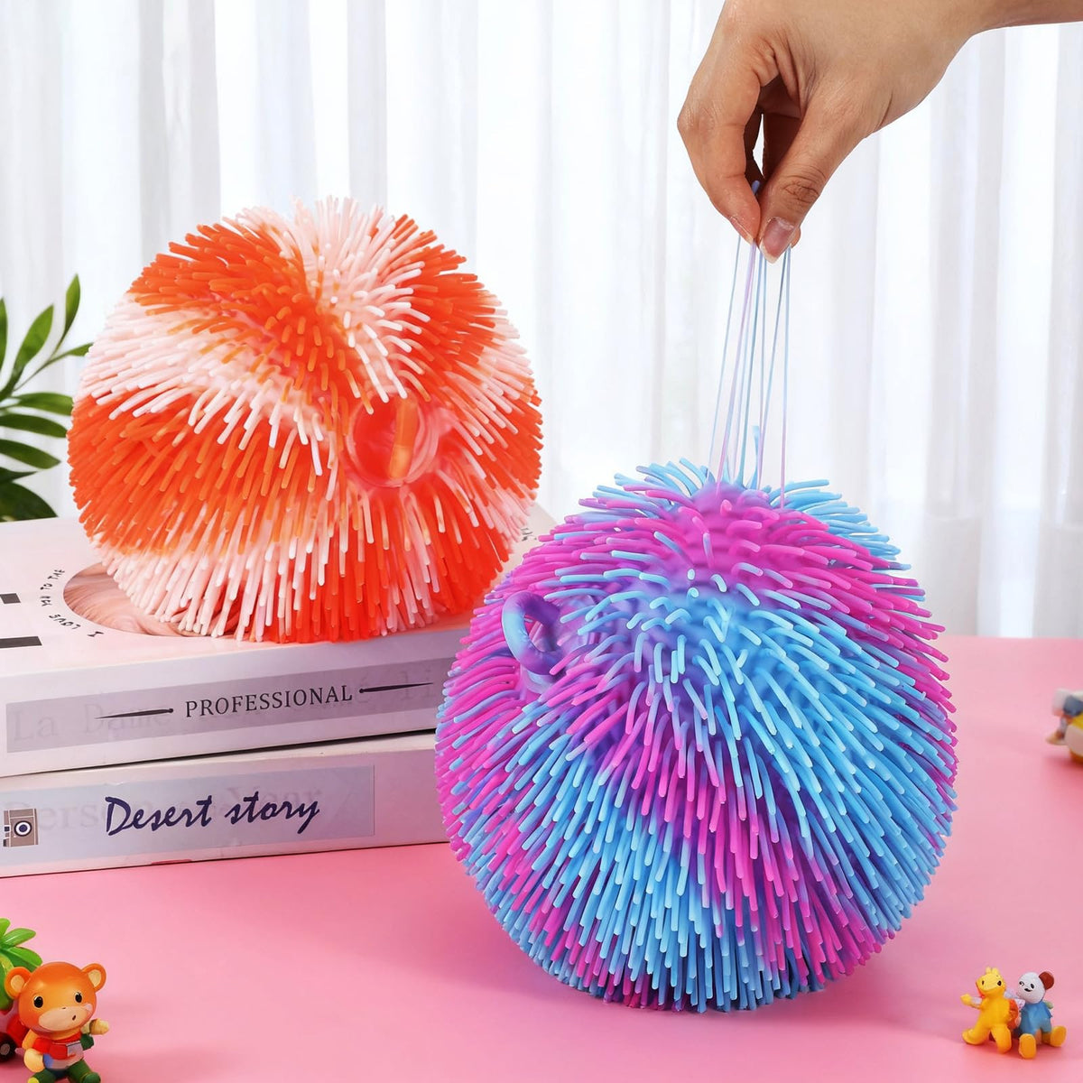 Sonwyoung orange-white mix puff ball enhances classroom engagement and play.