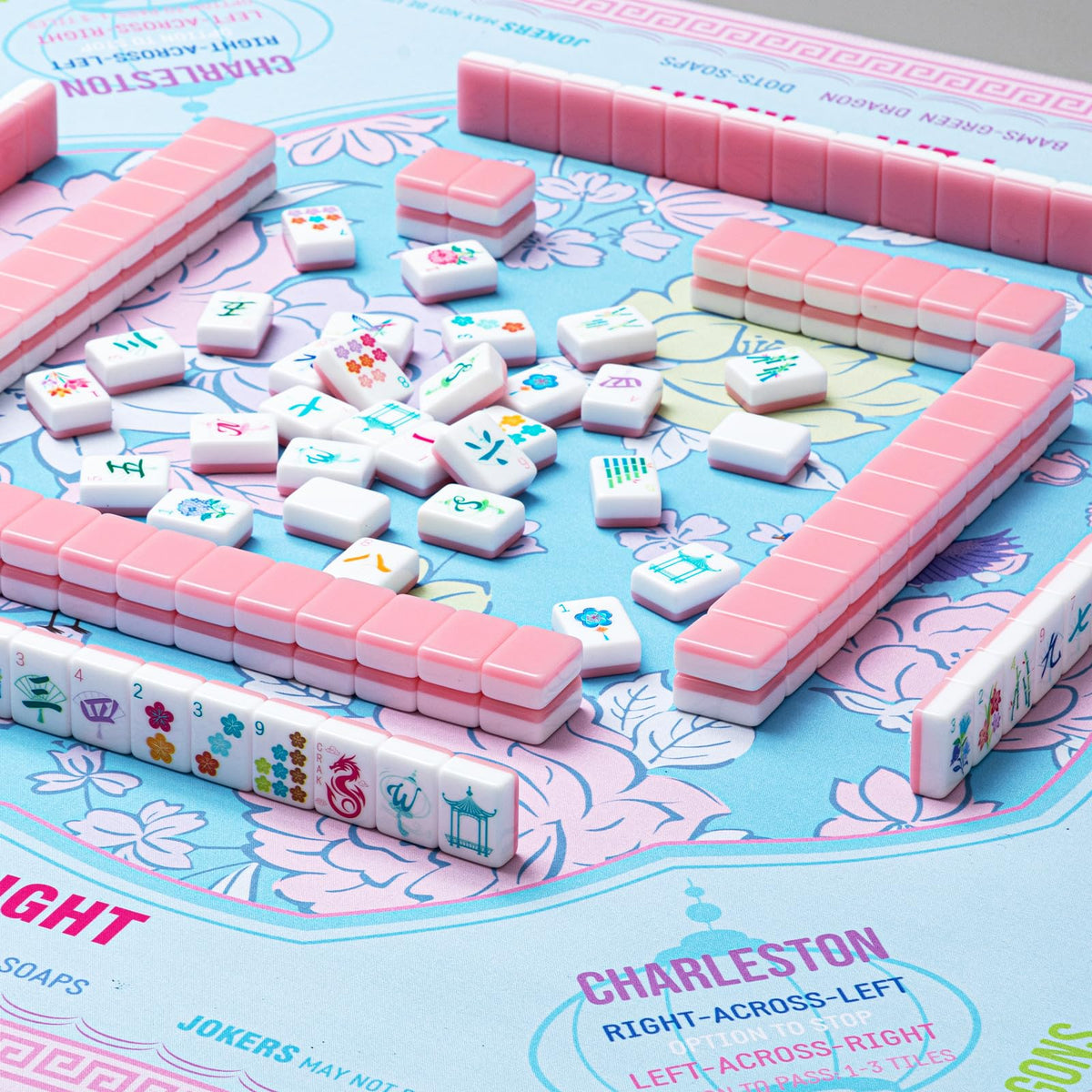 Soulchen Mahjong mat includes carrying bag for travel and storage.