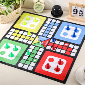 Soulchen transparent storage box keeps pieces organized.
