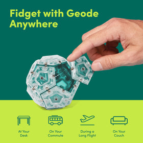 Speks Geode fidget closeup highlights stress relief and focus during work.