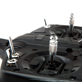 Spektrum DX6e compact footprint fits a wide range of models.