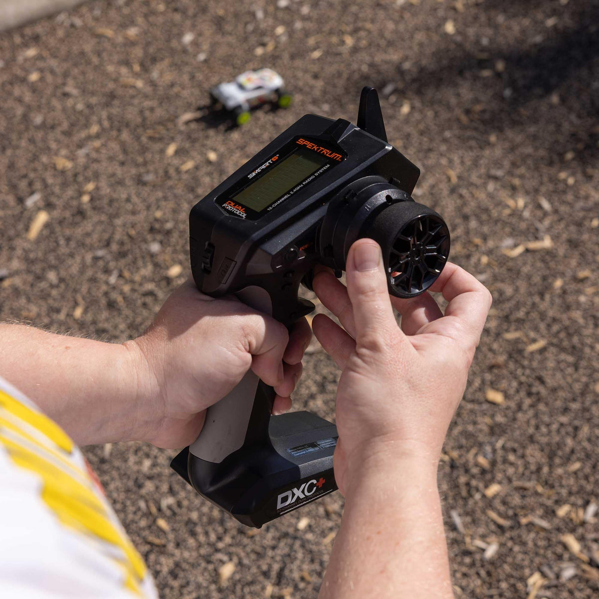 Spektrum DXC+ ergonomic hand grip for comfortable long sessions.