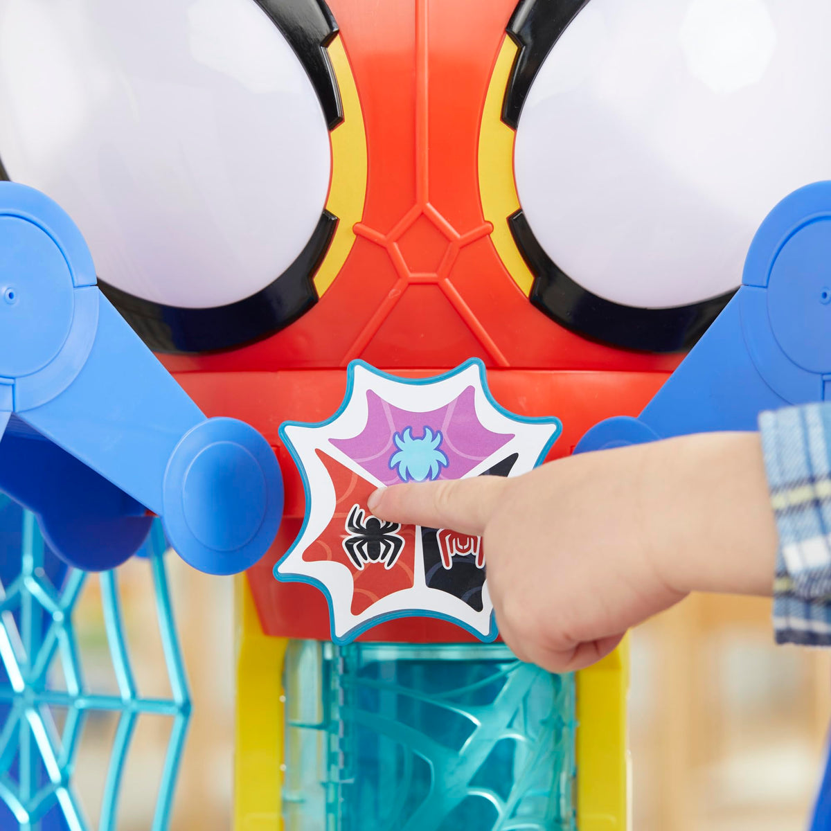 Team Spidey building and assembly scene from the Web-Quarters