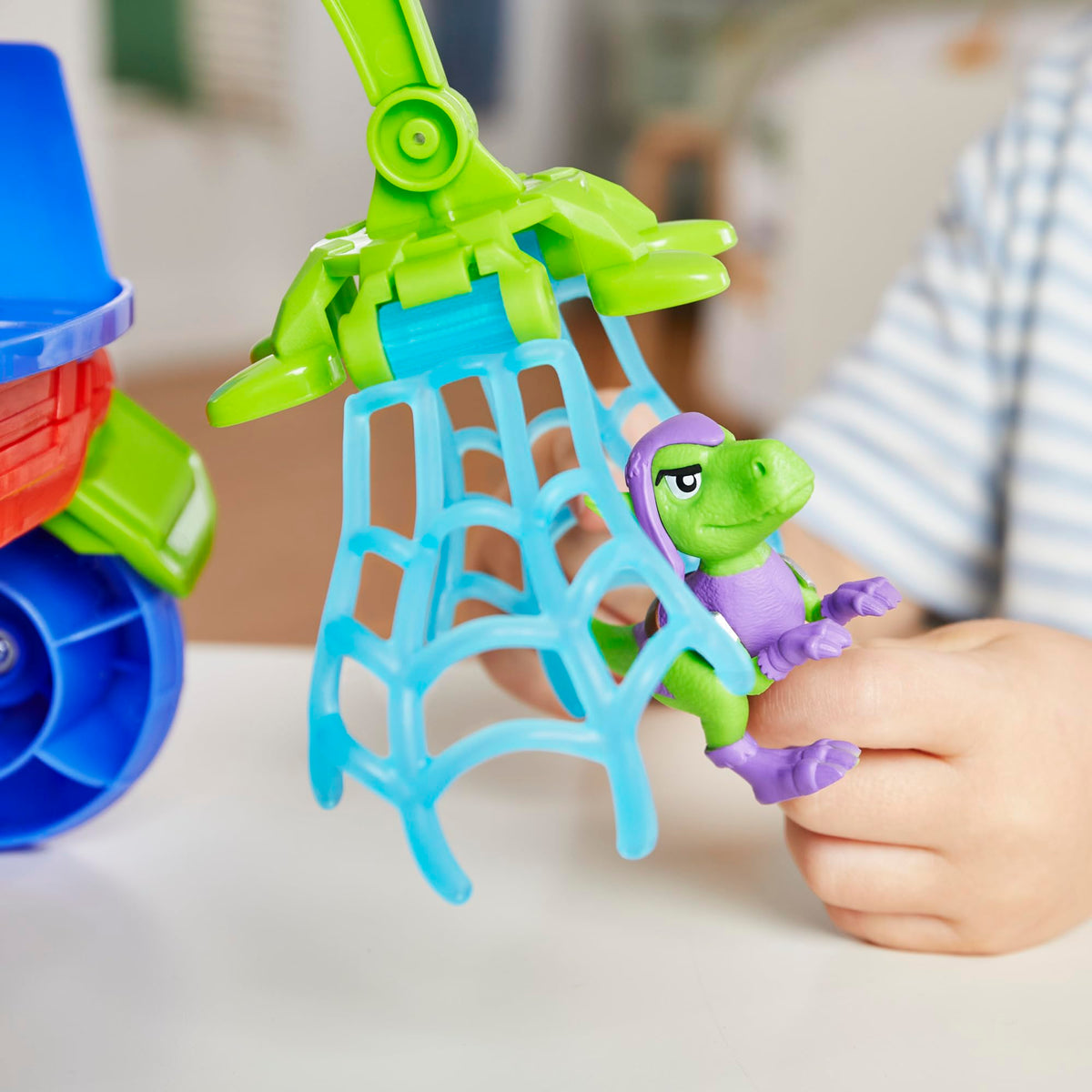 Flip-up wheels enable pretend flying and speedy tracking
