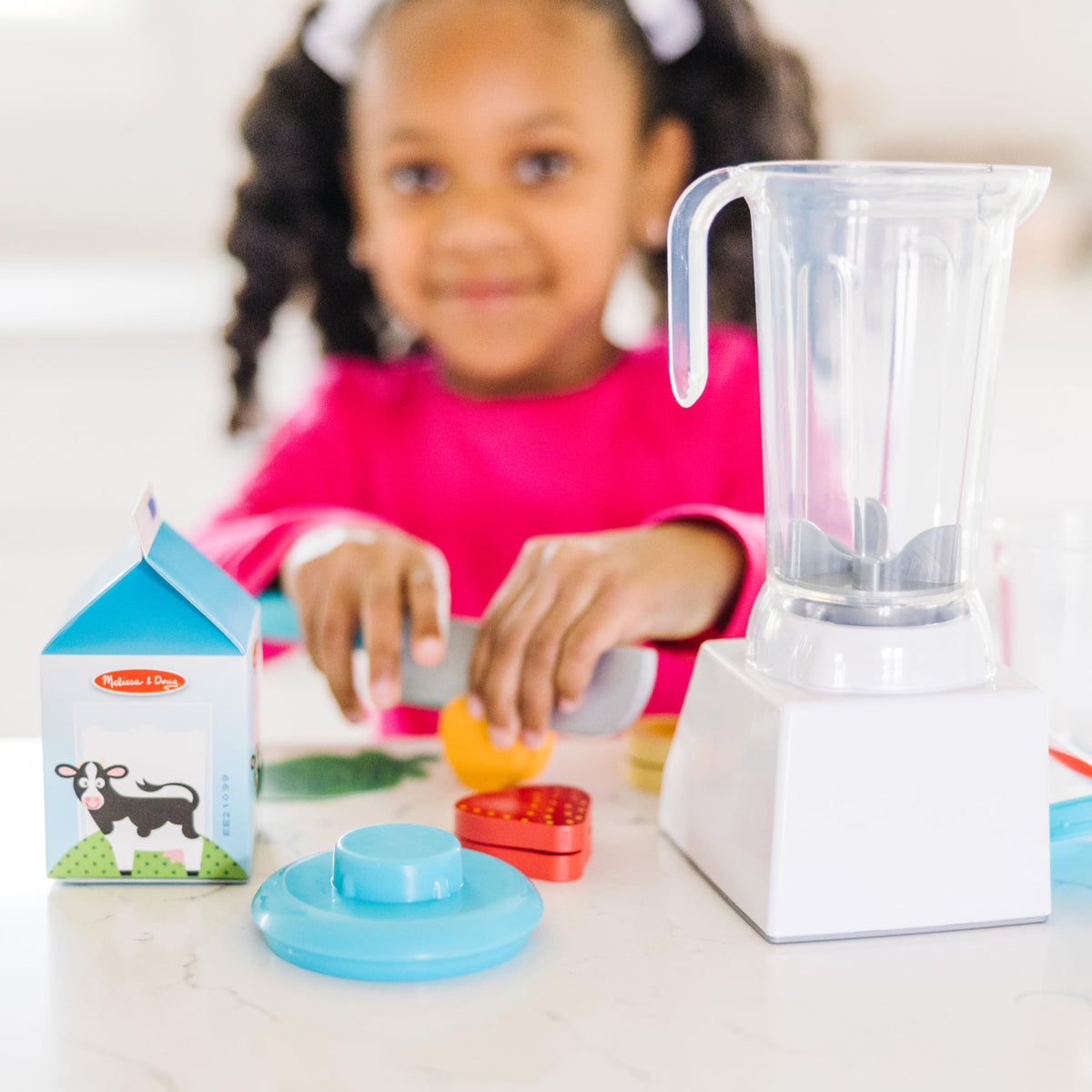 Spin Master Melissa and Doug smoothie maker jar for hands-on mixing play