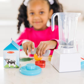 Spin Master Melissa and Doug smoothie maker jar for hands-on mixing play
