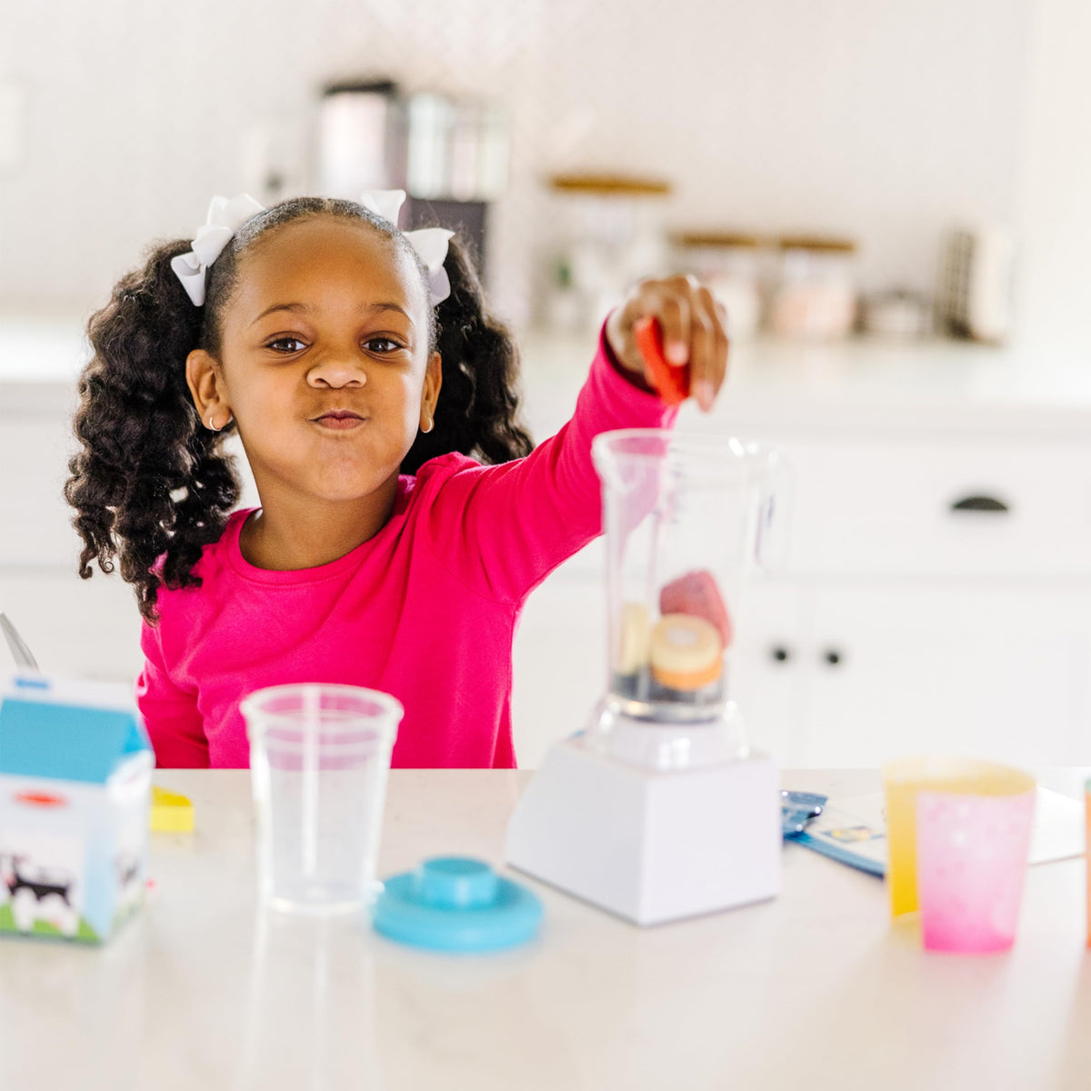 Spin Master Melissa and Doug smoothie maker lid keeps pretend drinks secure