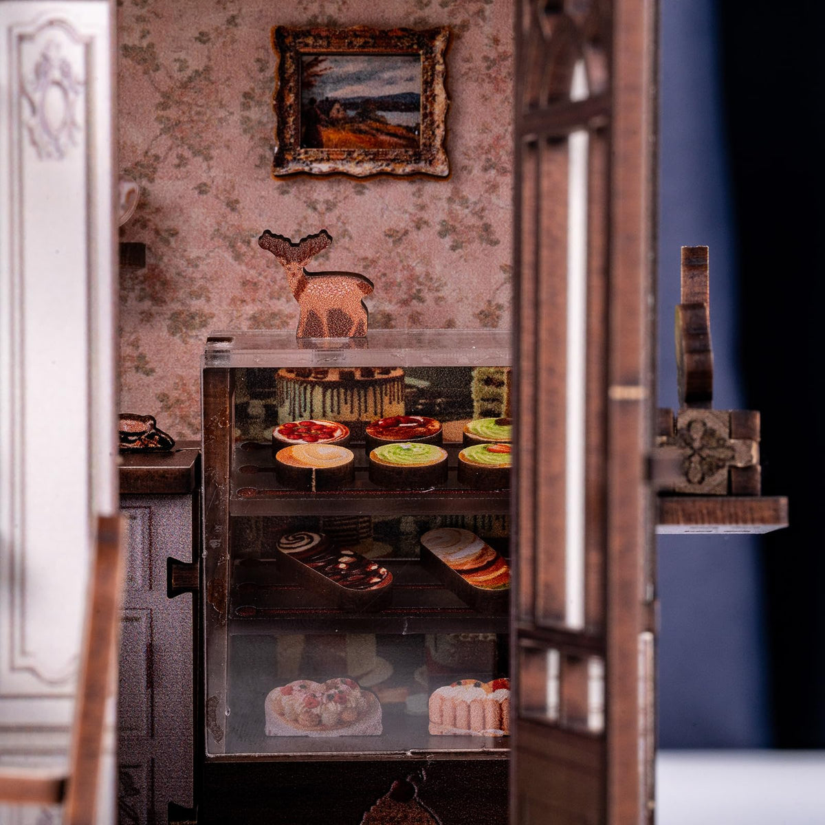 SPONGE PIPI Book Nook Kit miniature chair and shelves in a cozy scene