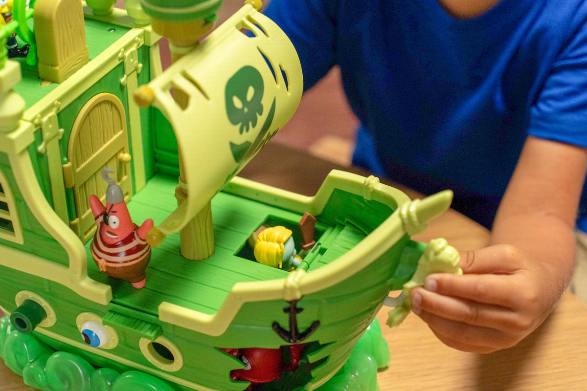 SpongeBob SquarePants retractable plank supports dynamic docking and rescue play.