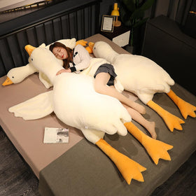 Srutirbo goose plush PP cotton fill delivers fluffy comfort.