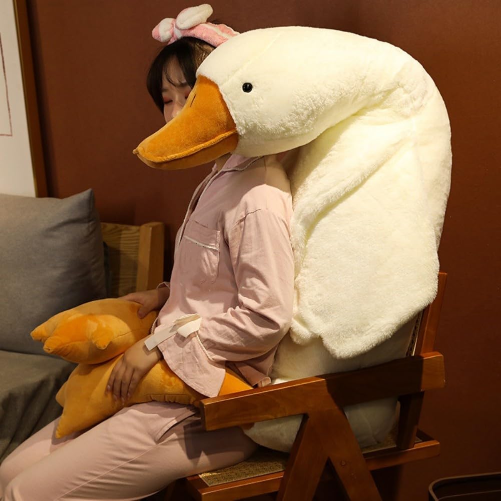 Srutirbo goose plush used as photo prop for cute family shots.