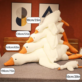 Srutirbo goose plush fabric closeup shows skin-friendly softness.