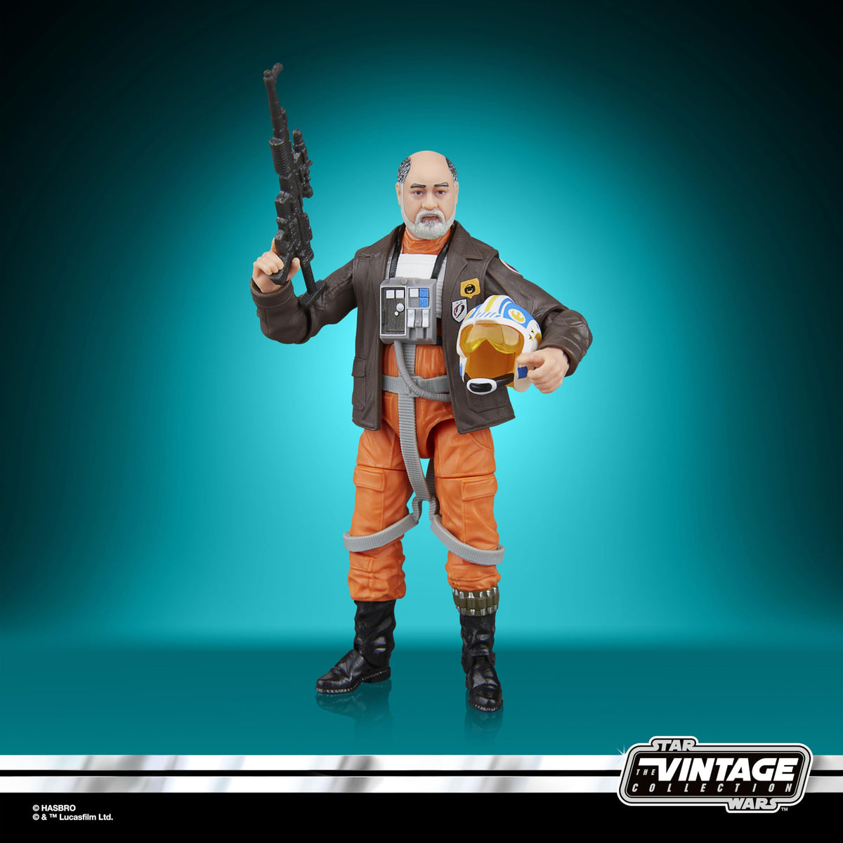 STAR WARS Carson Teva back portrait emphasizing scale and design