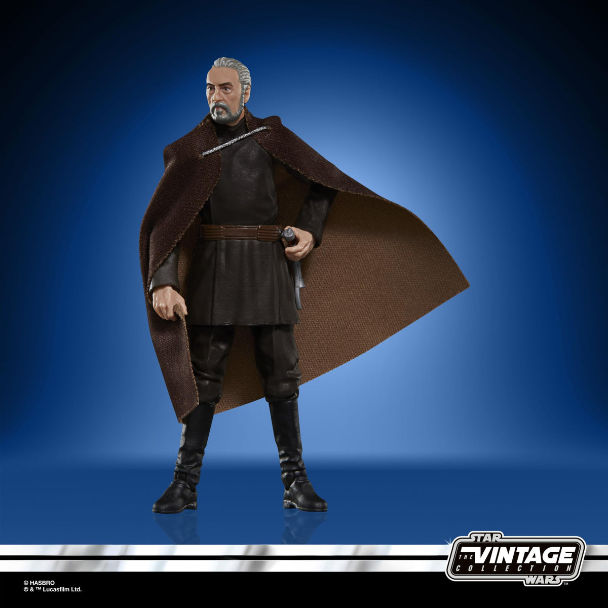 STAR WARS Count Dooku accessories include lightsaber and force lightning hand.