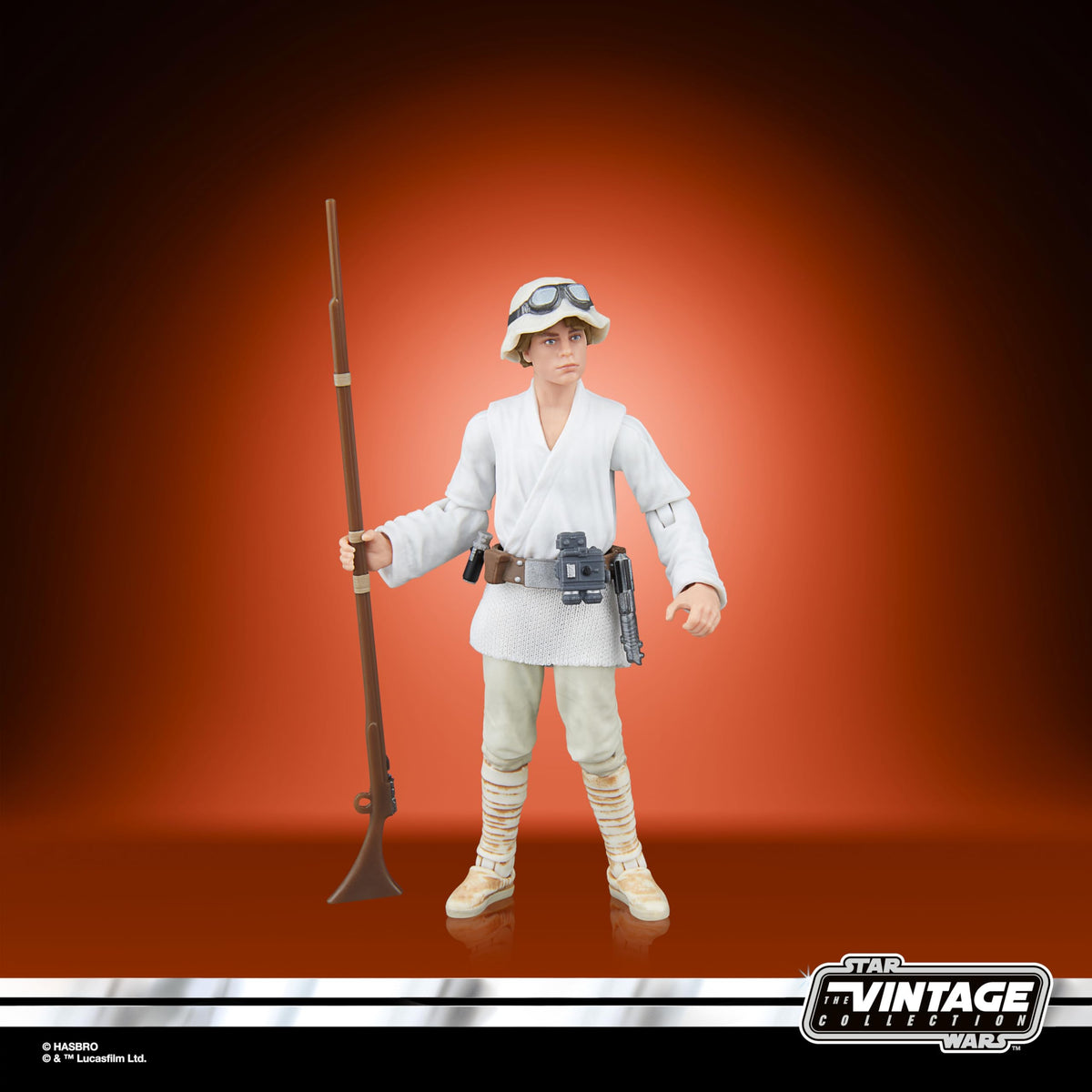 Star Wars Luke Skywalker poncho detail highlights fabric texture for realism.