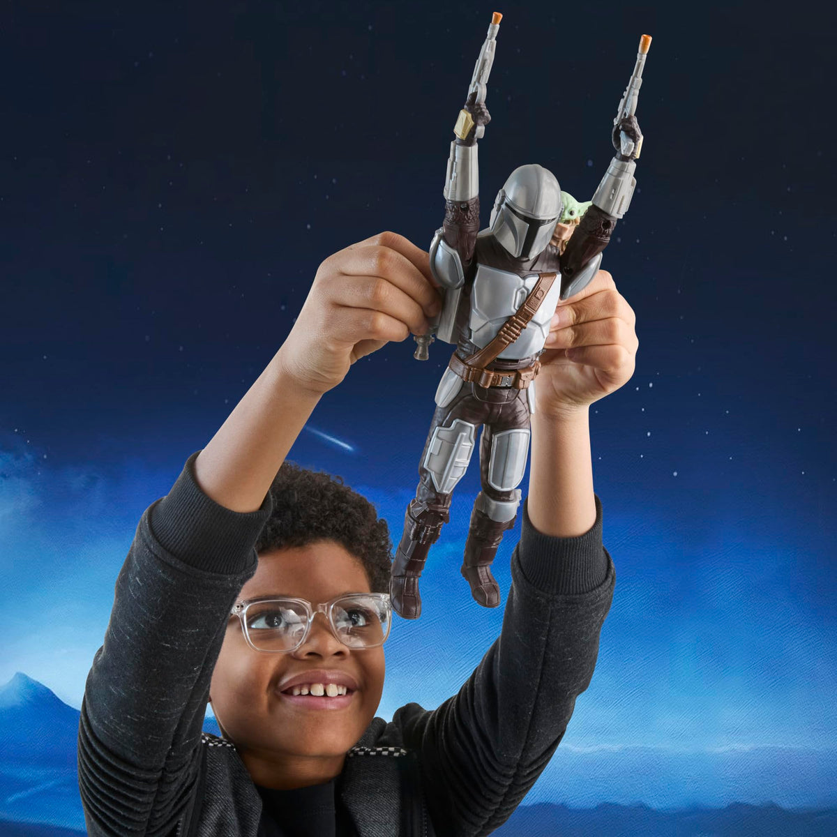 STAR WARS Mandalorian 11-inch action figure with poseable design and detailed armor.