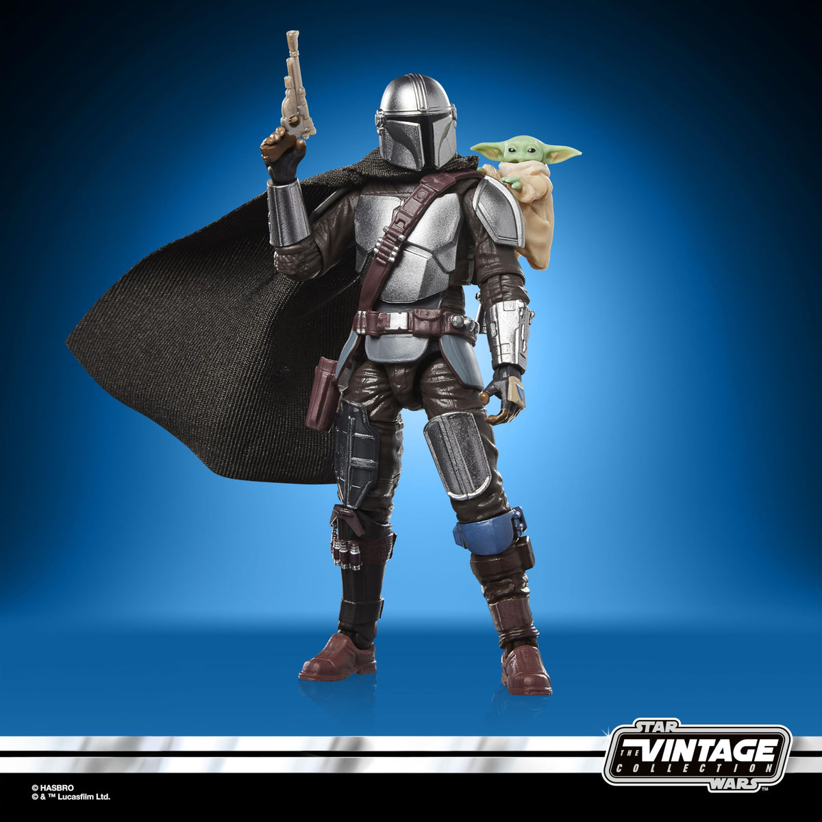 STAR WARS Mandalorian interchangeable right hand enables varied poses.