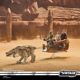 STAR WARS Orrray Geonosian Picador close-up highlights jaw and leg articulation.
