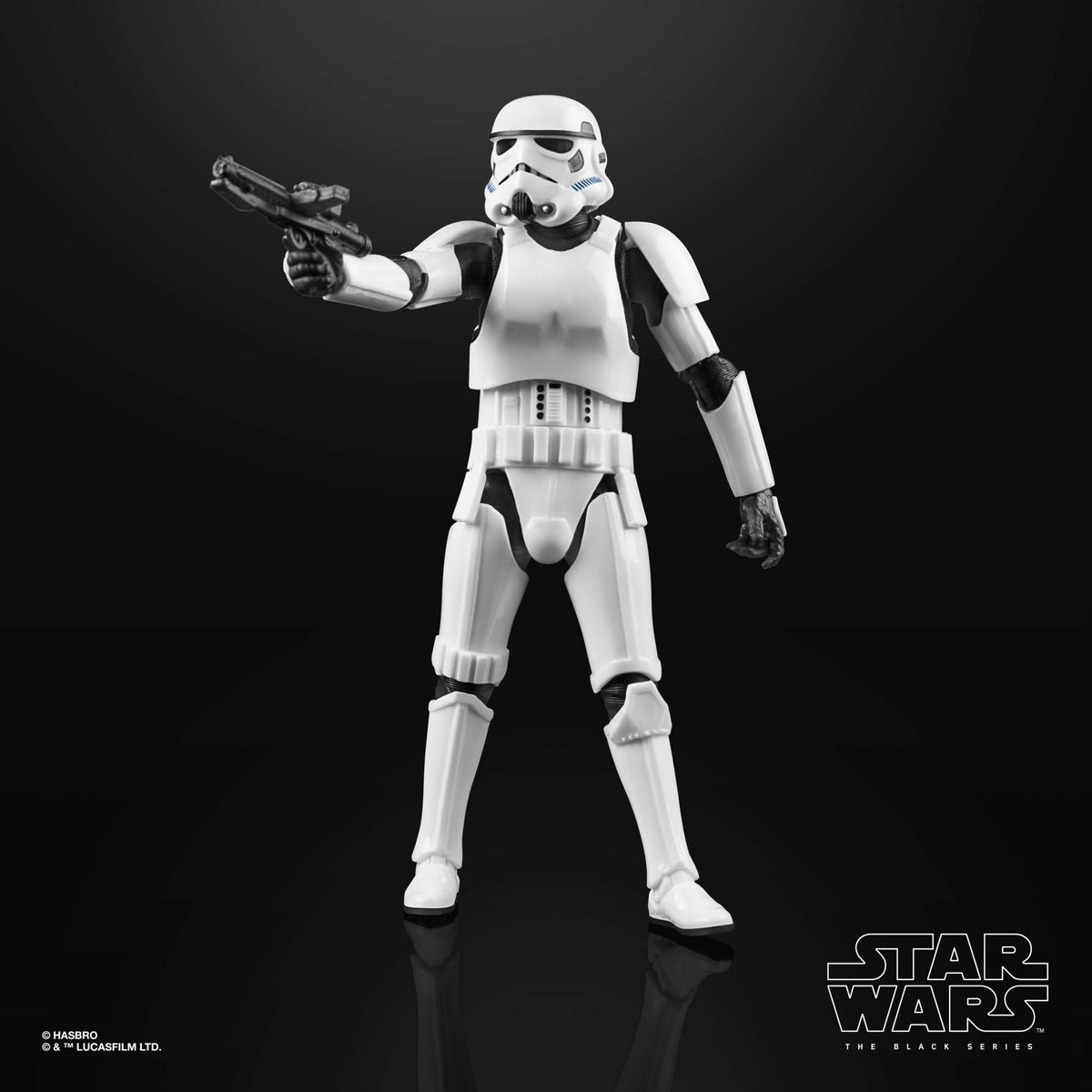 STAR WARS The Black Series Imperial Stormtrooper poseability torso and limbs enable dynamic scenes