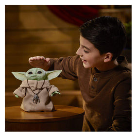 STAR WARS The Child animatronic edition eyes open close for dynamic reactions.