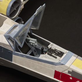 Star Wars Luke Skywalker Red 5 X-wing landing gear deployed, ready for action poses