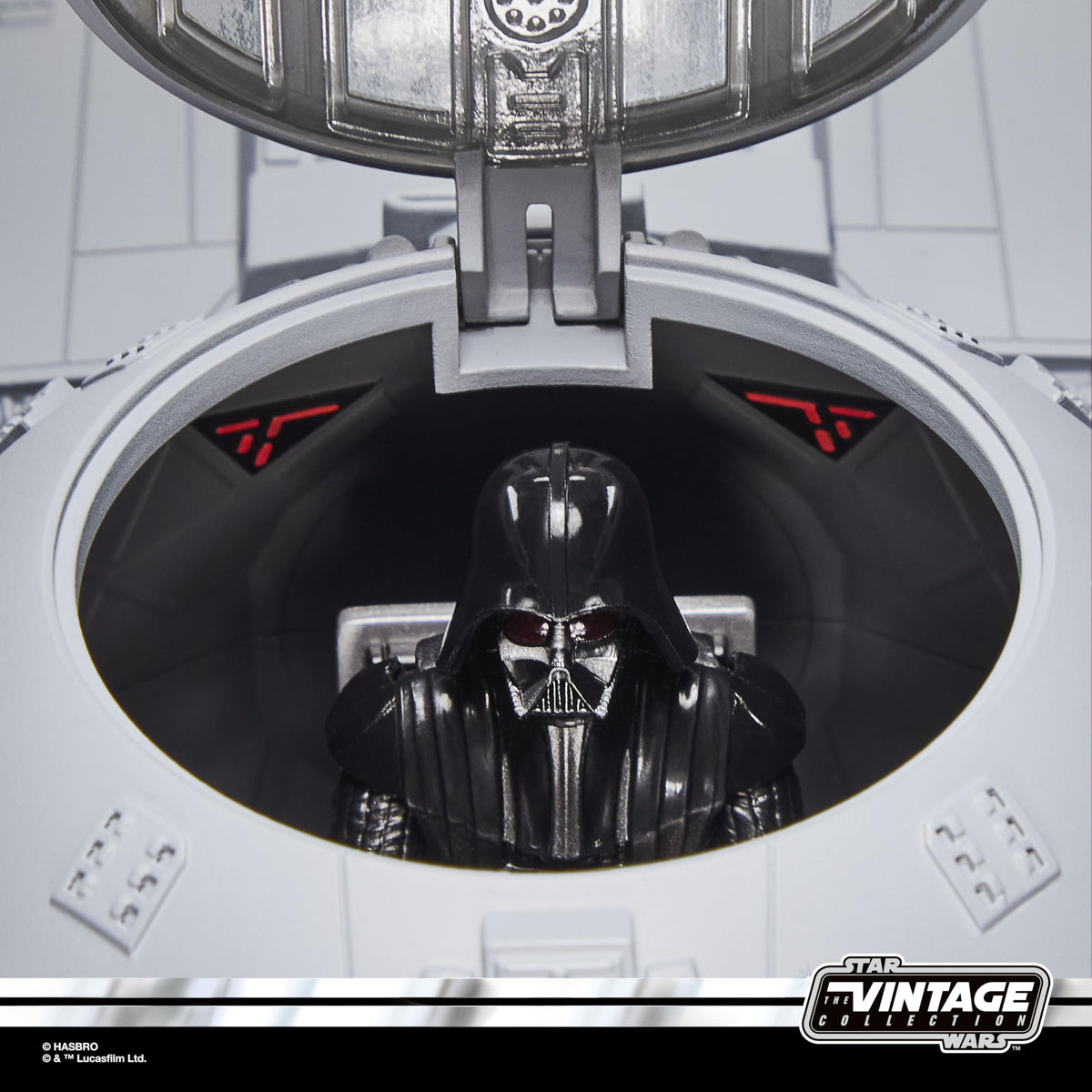 Packaging cardback recalling the original Kenner era