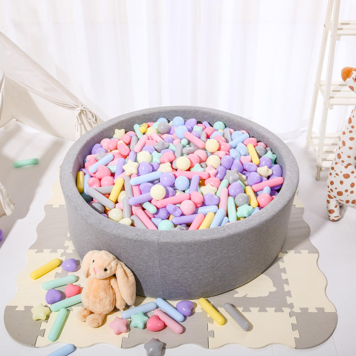STARBOLO Ball pit in tent or pool for versatile play.