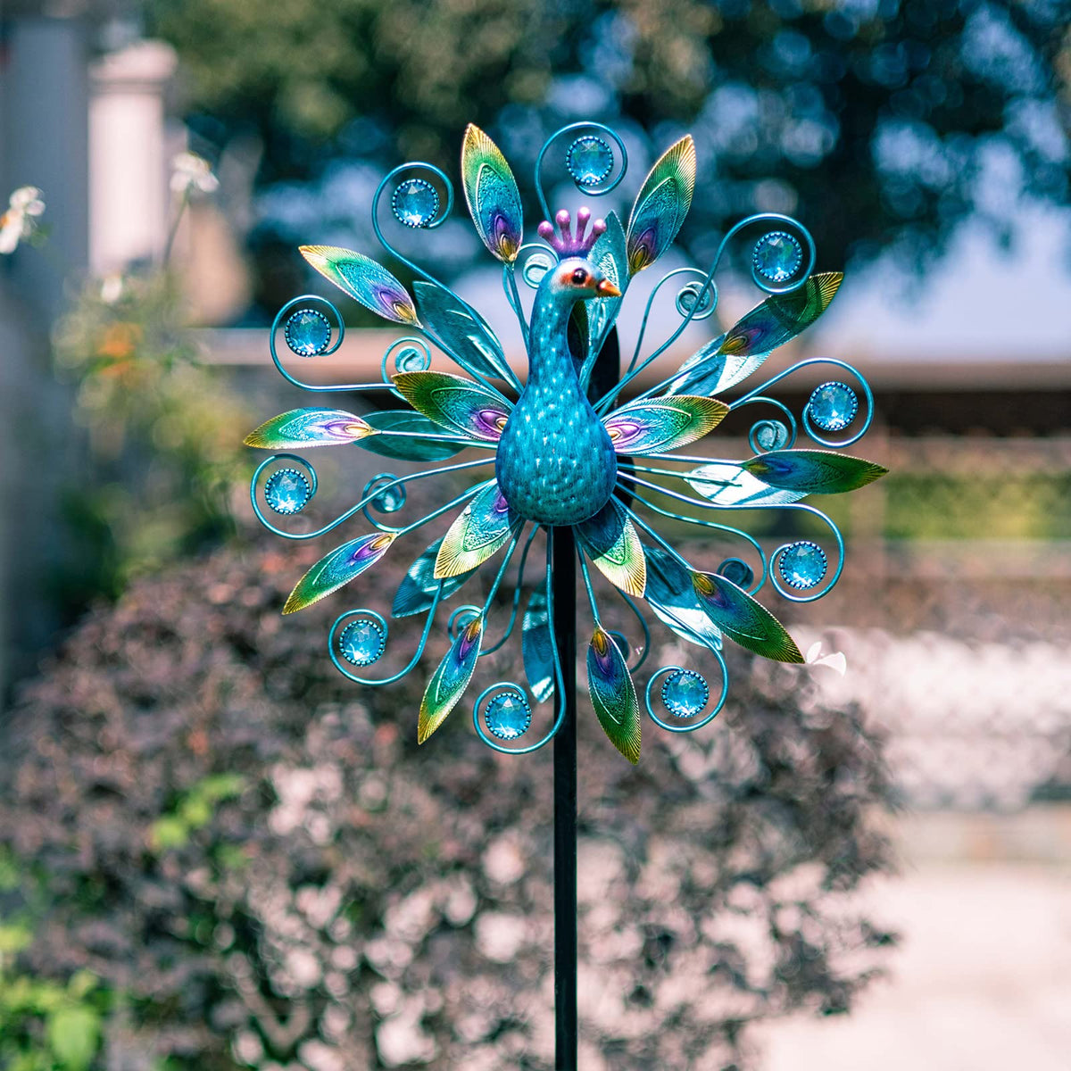 Stargarden easy-install base lets you set up in yards, patios, or lawns.