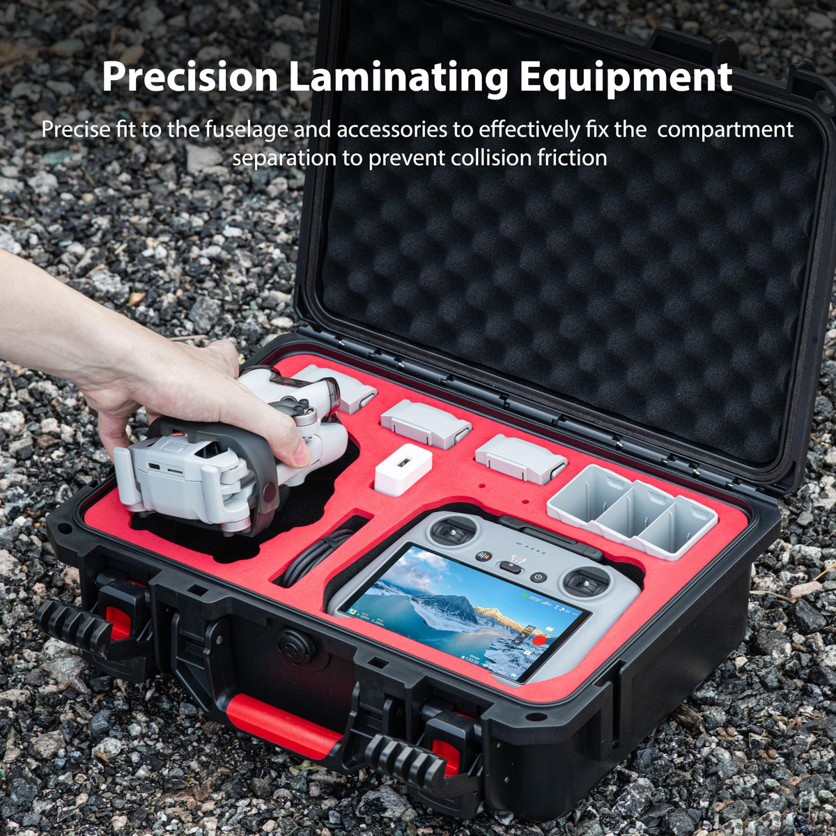 STARTRC PHOTO case offers shoulder strap and ergonomic handle for versatile outdoor transport.