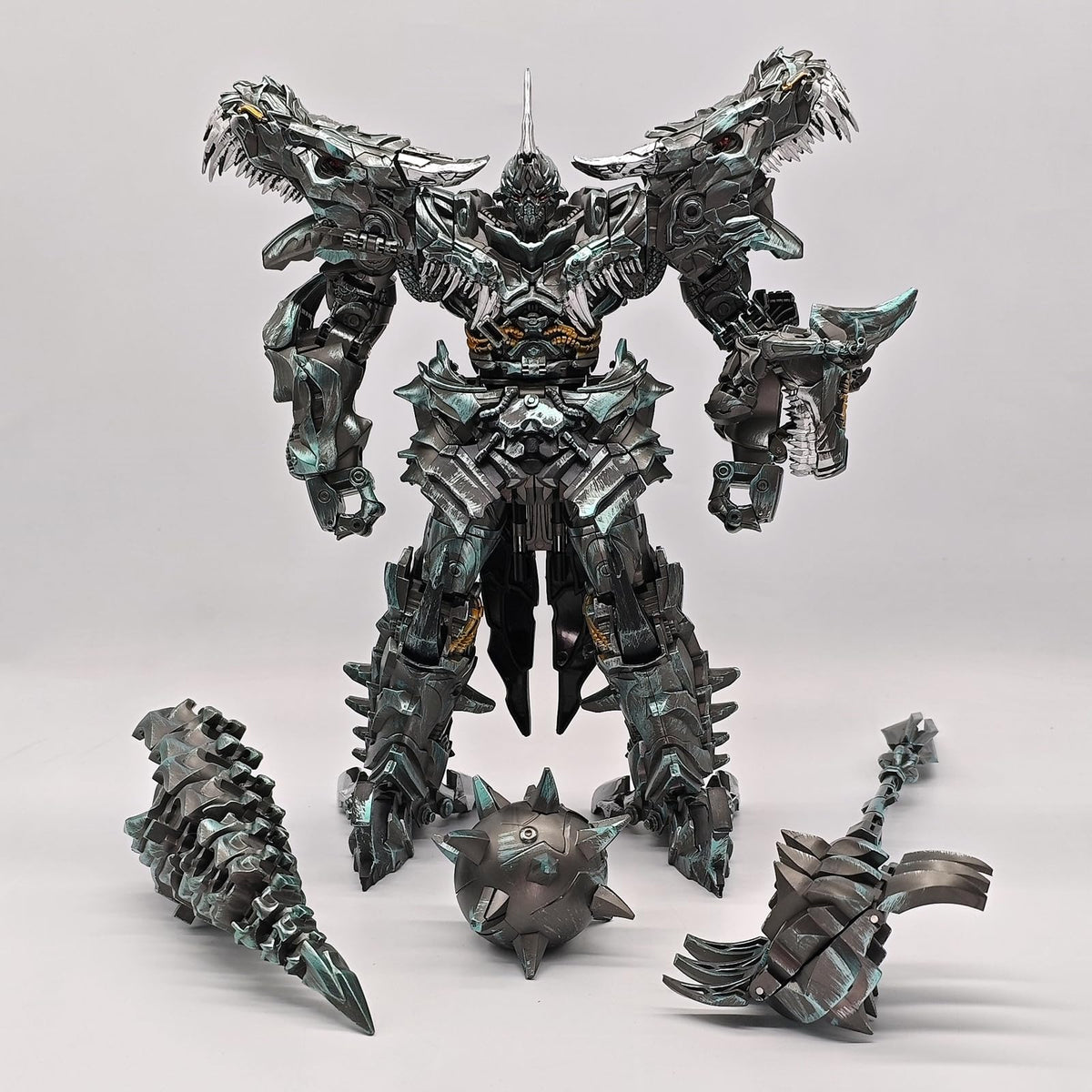 STENBEIGO Robot toy with hammer boosts battle-ready play.